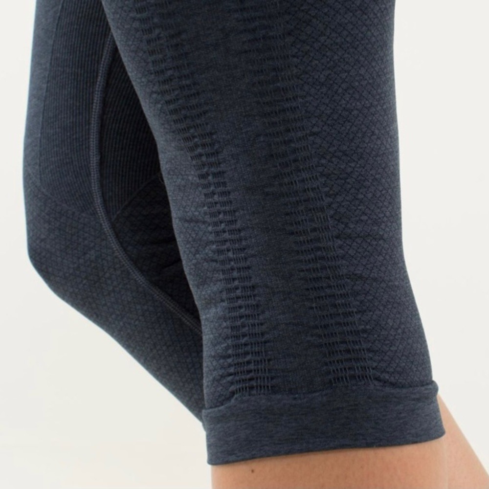Lululemon In The Flow Crop II Leggings (16.5" Inseam), Heathered Inkwell Blue - Picture 5 of 7